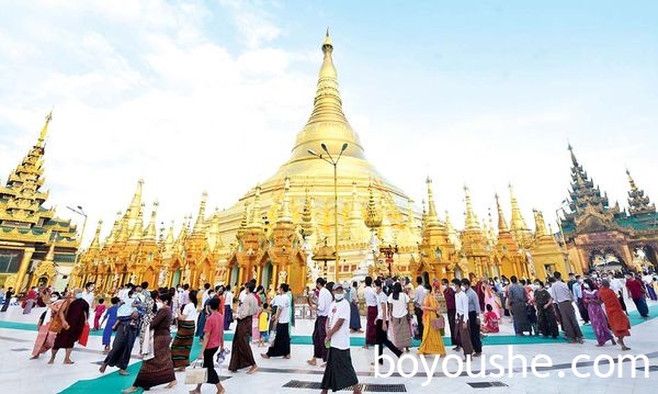 直粦卒点灯节假期期间缅甸各旅游景点游客爆满