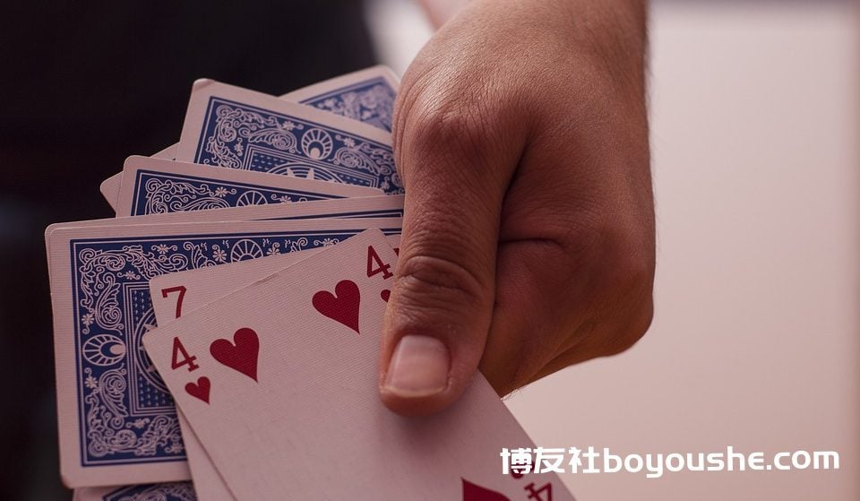 扑克中虚张声势的艺术- Poker.md 的扑克学校