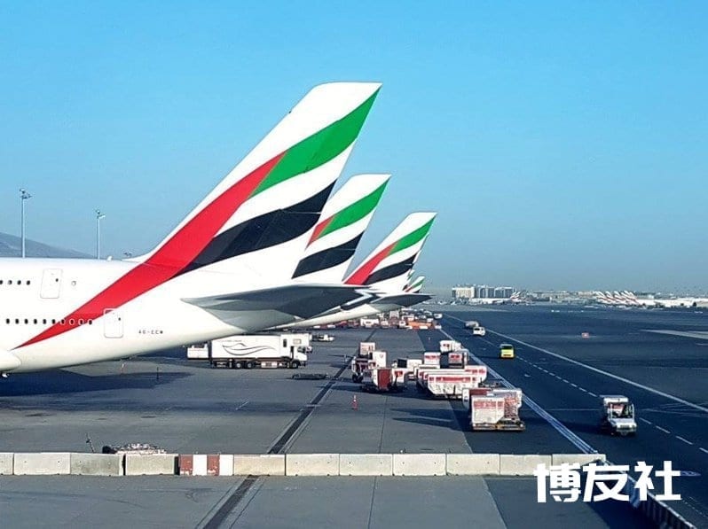 阿联酋航空（Emirates）王姓女空服员利用执勤时，从杜拜夹带8750克烟丝来台湾，被依烟酒管理法输入私烟罪起诉。 桃园地院判王女无罪，高等法院认定她确实有输入私烟故意，虽撤销无罪判决但免刑。 记者王宏舜／摄影